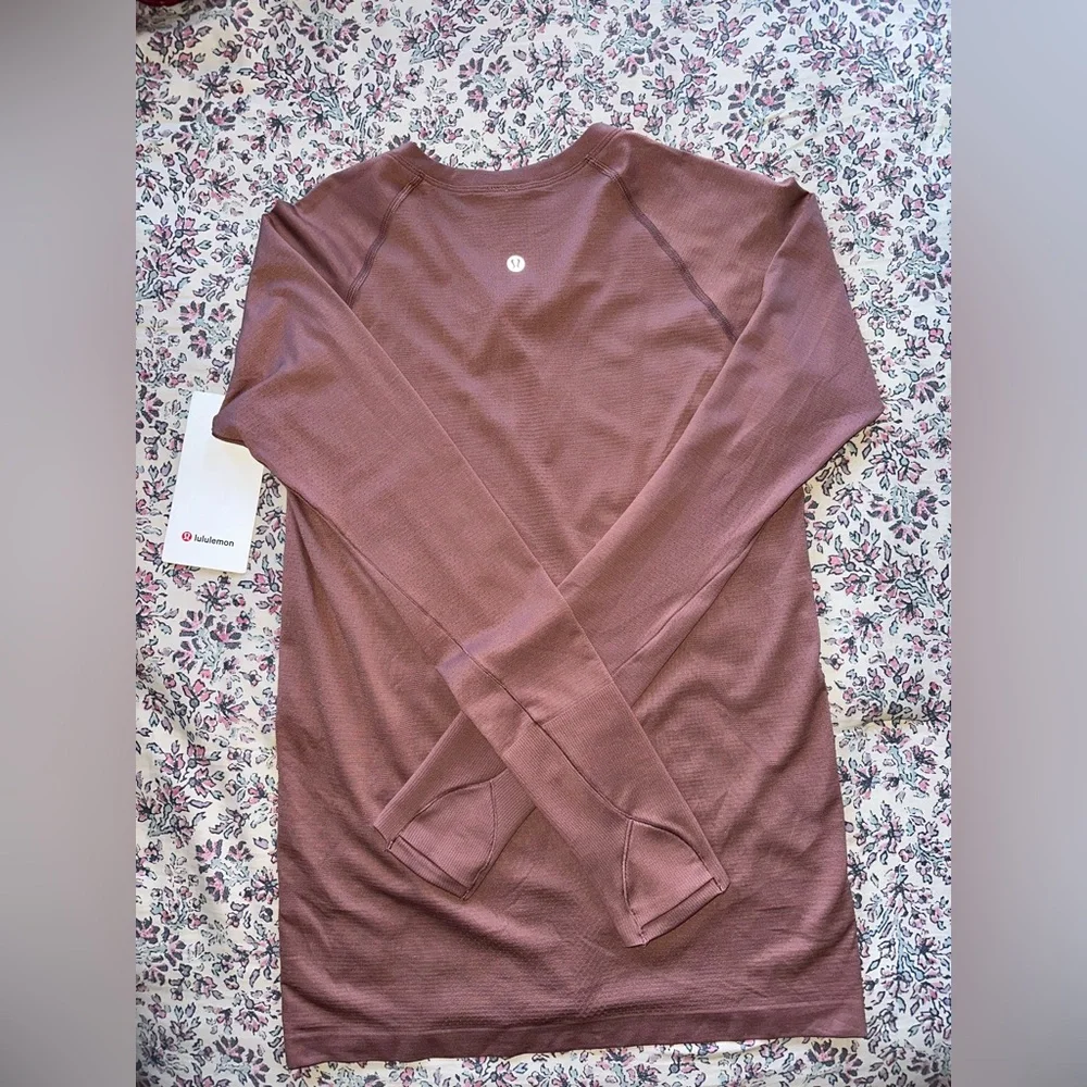 Lululemon - Picture 3 of 3